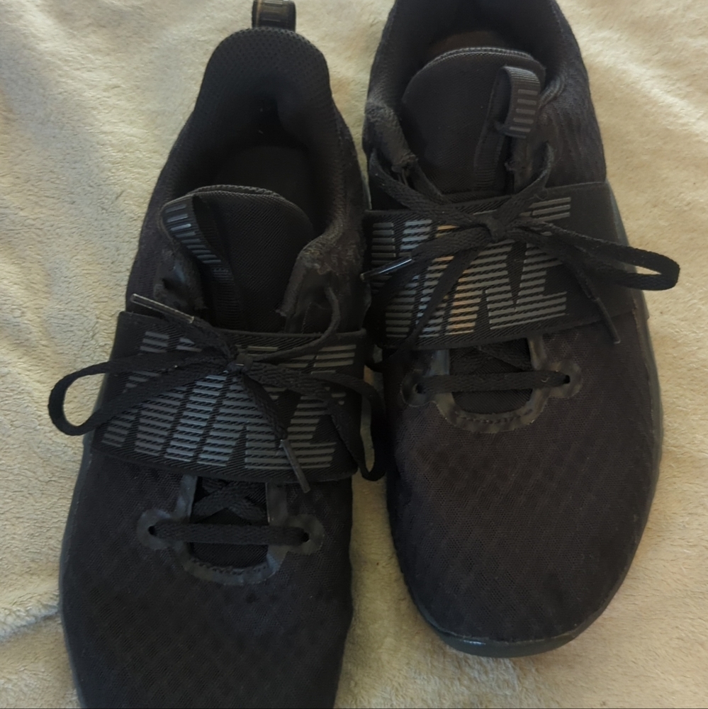 Women Nike Tr 9 athletic shoe